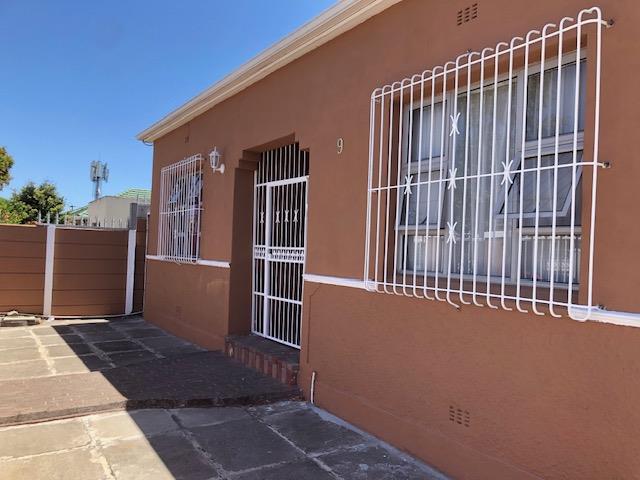To Let 3 Bedroom Property for Rent in Parow Valley Western Cape